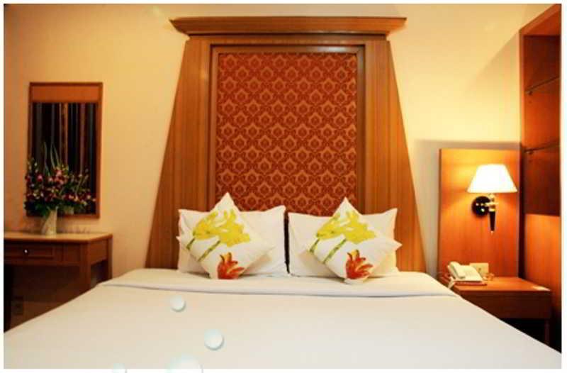Mike Beach Resort Pattaya Exterior photo