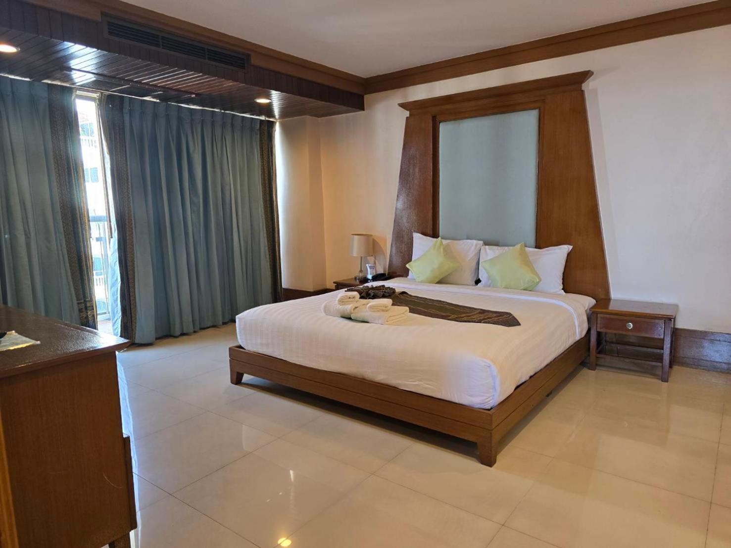 Mike Beach Resort Pattaya Exterior photo