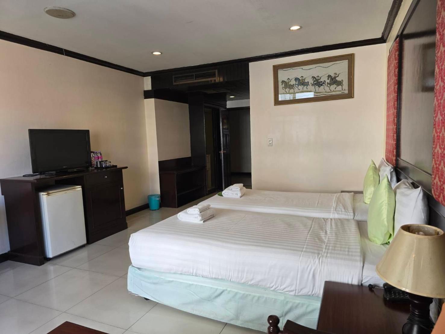 Mike Beach Resort Pattaya Exterior photo